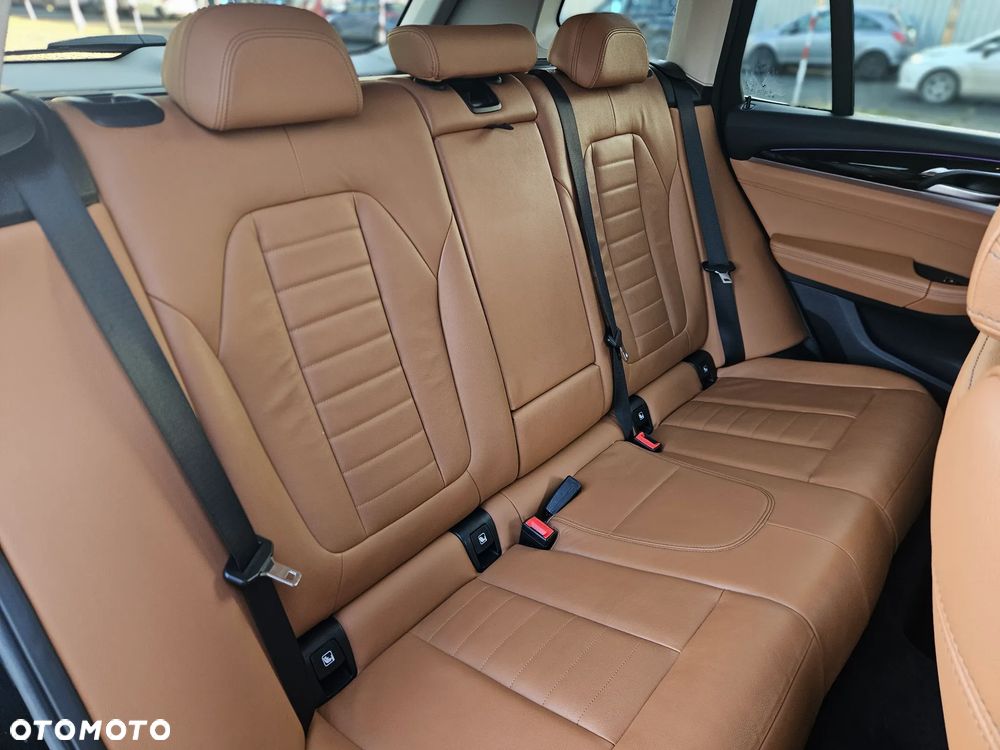 BMW X3 xDrive20d Luxury Line - 33