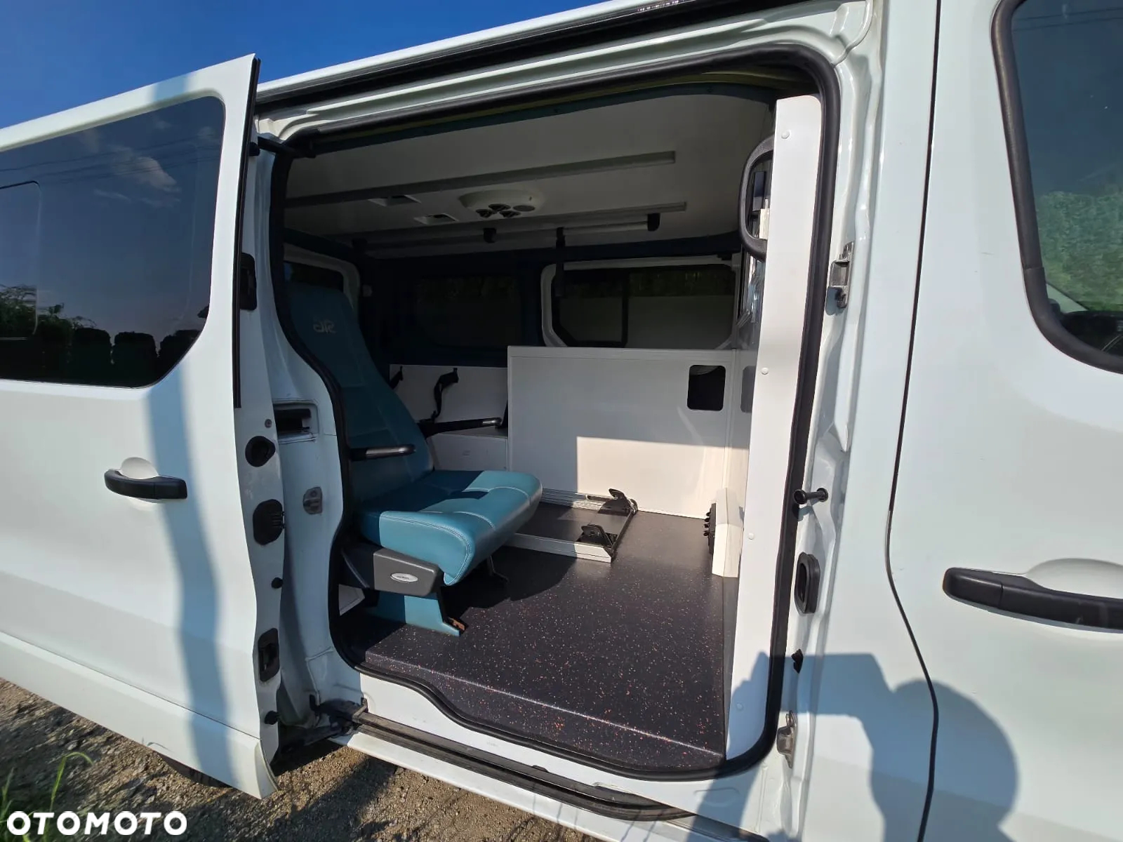 Opel Vivaro - 8