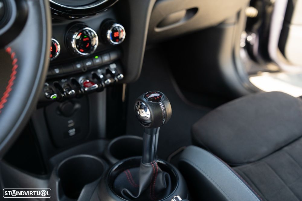 MINI 3 Portas John Cooper Works - 38