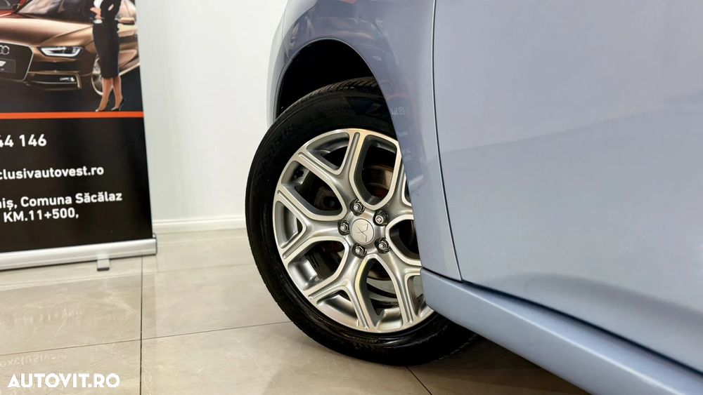 Mitsubishi Outlander 2.0 4WD Plug-In Hybrid - 15