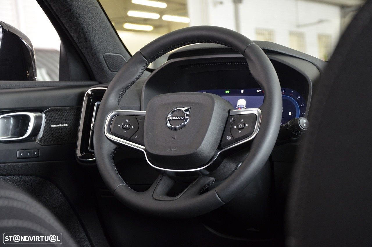 Volvo XC 40 2.0 B3 Black Edition - 10