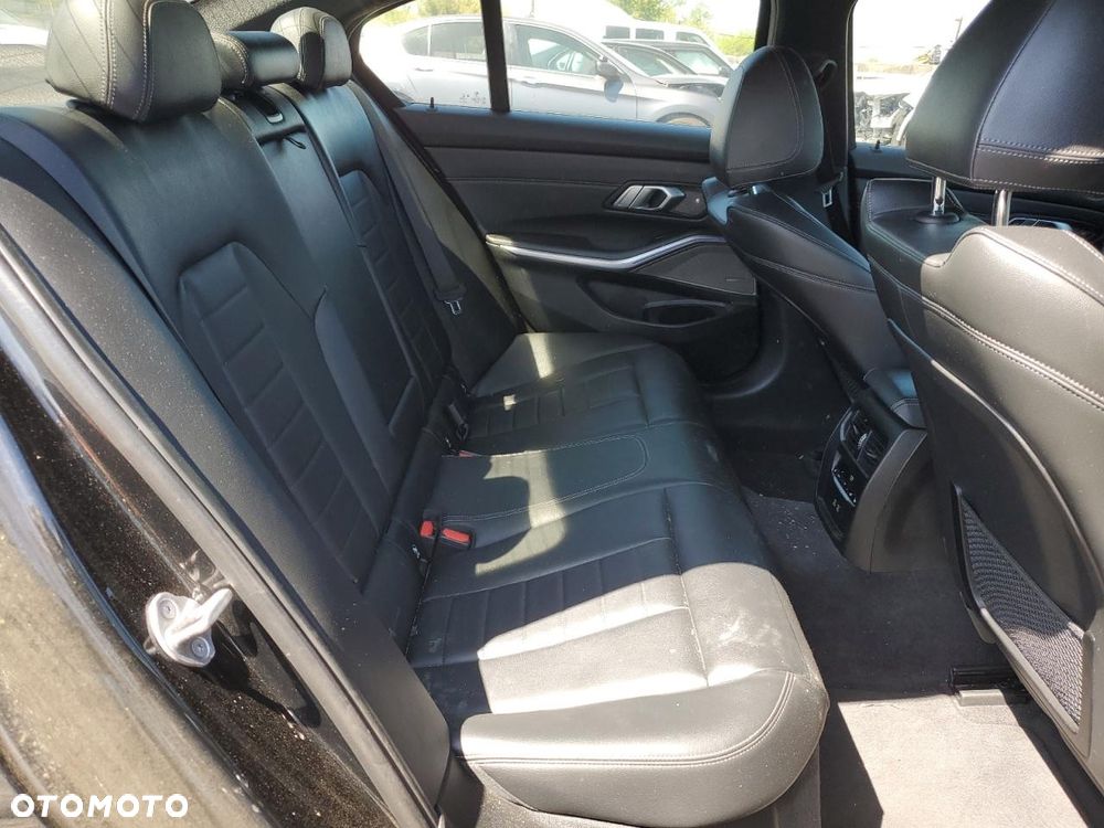 BMW Seria 3 330i xDrive - 8