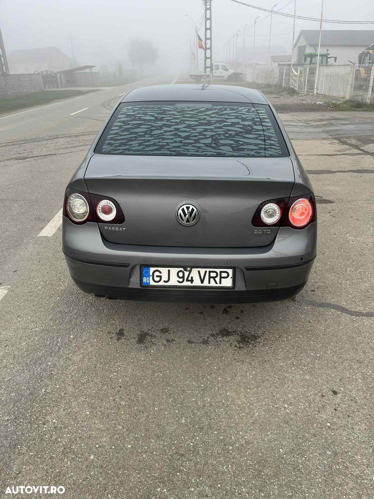 Volkswagen Passat Variant 2.0 TDI Comfortline DPF - 6