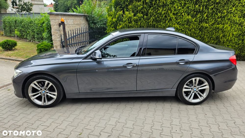 BMW Seria 3 325d - 9