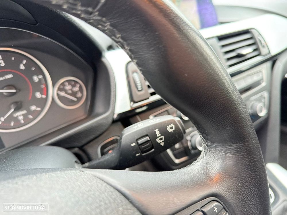 BMW 318 d Pack M - 24