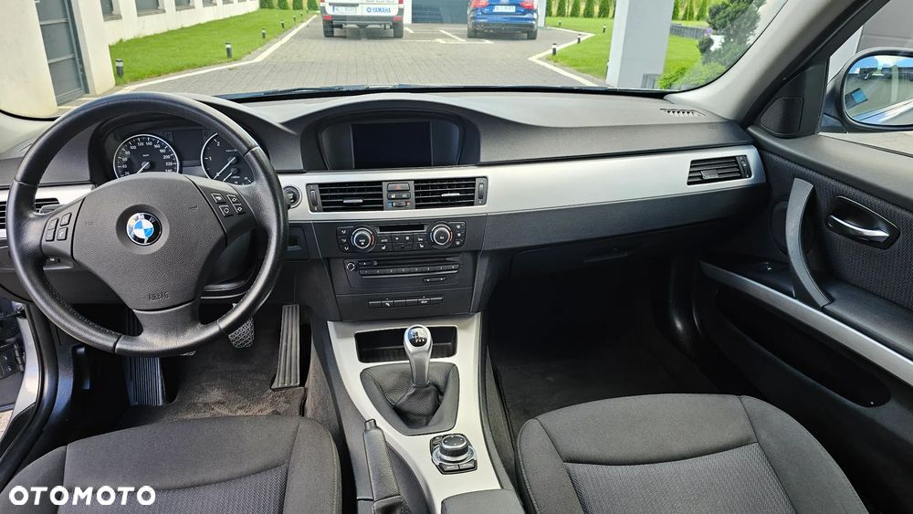 BMW Seria 3 320d - 11
