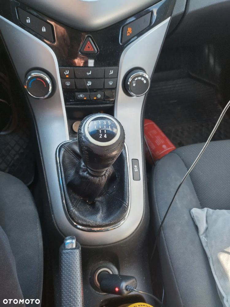 Chevrolet Cruze 1.6 LT - 19