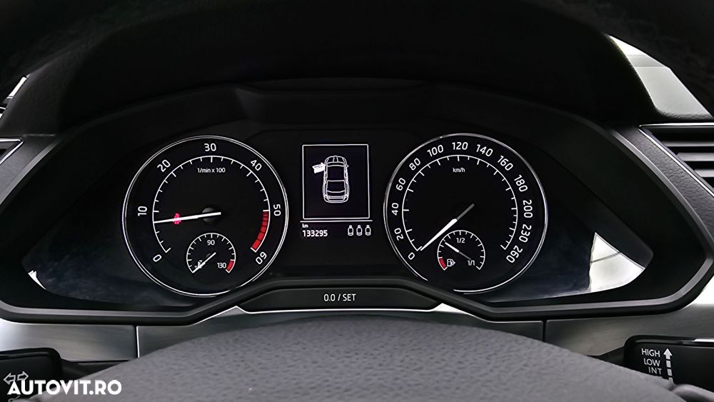 Skoda Superb 2.0 TDI DSG Ambition - 16
