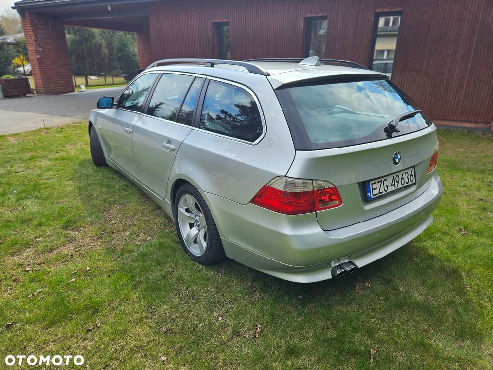 BMW Seria 5 525i Touring - 4