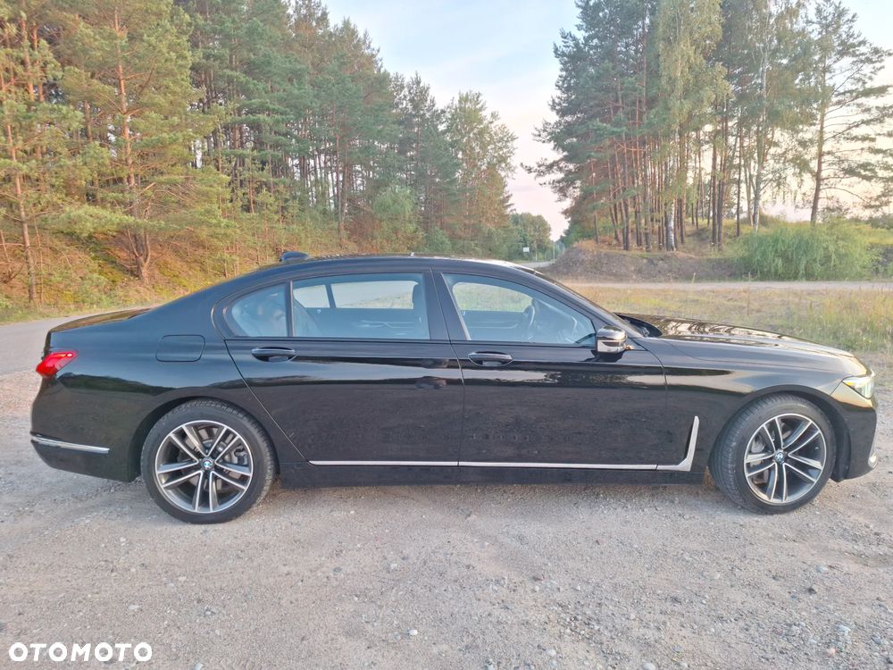BMW Seria 7 750Li xDrive - 12