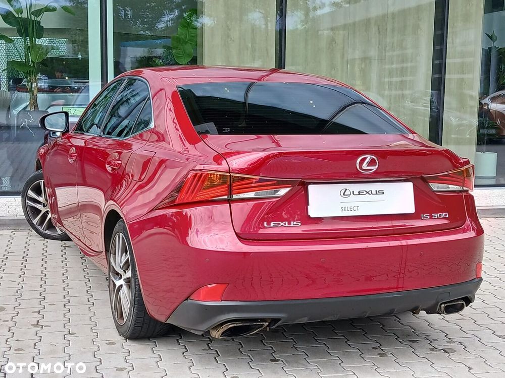 Lexus IS - 11
