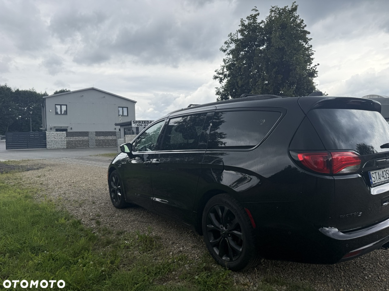 Chrysler Pacifica - 4