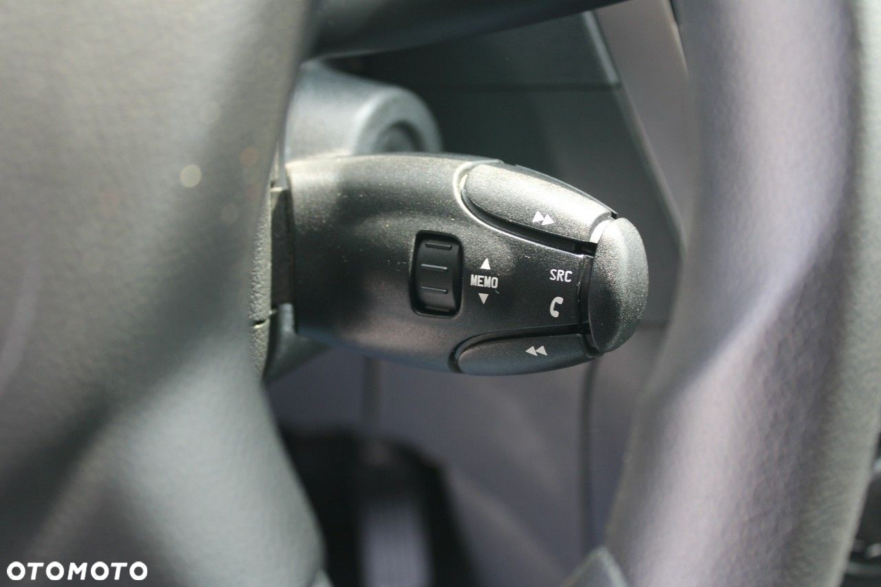 Peugeot 301 - 19