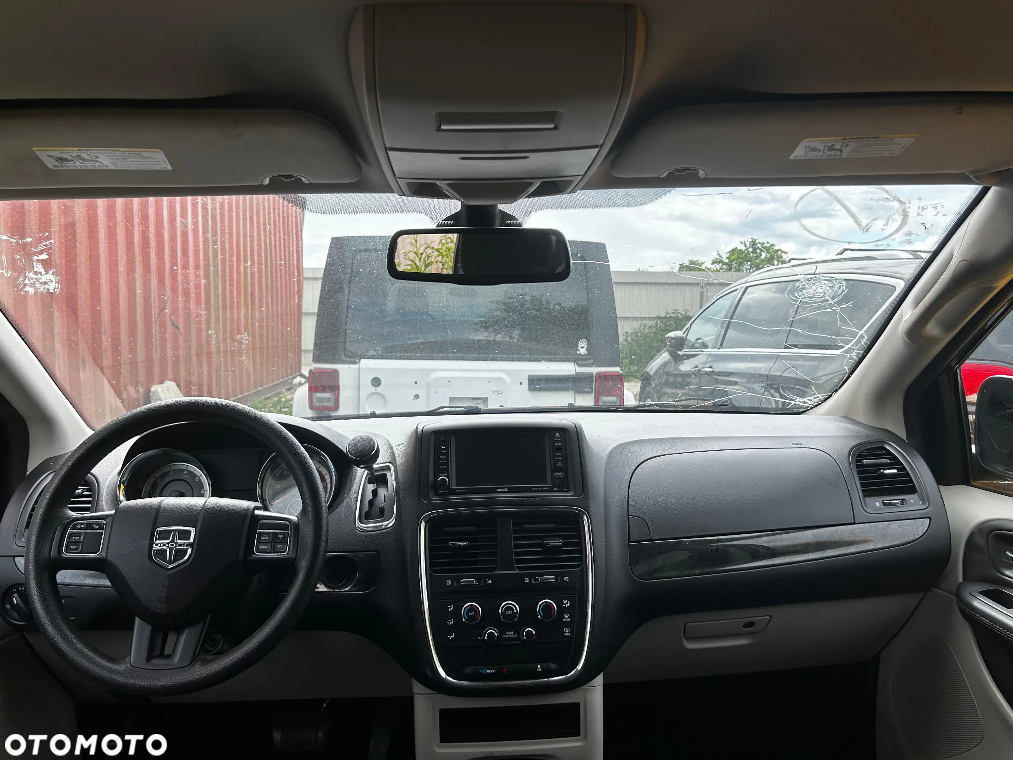 Dodge Grand Caravan - 8