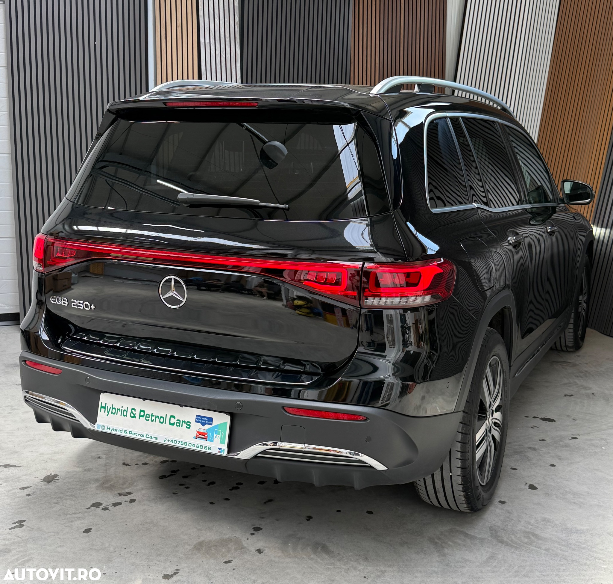 Mercedes-Benz EQB - 4