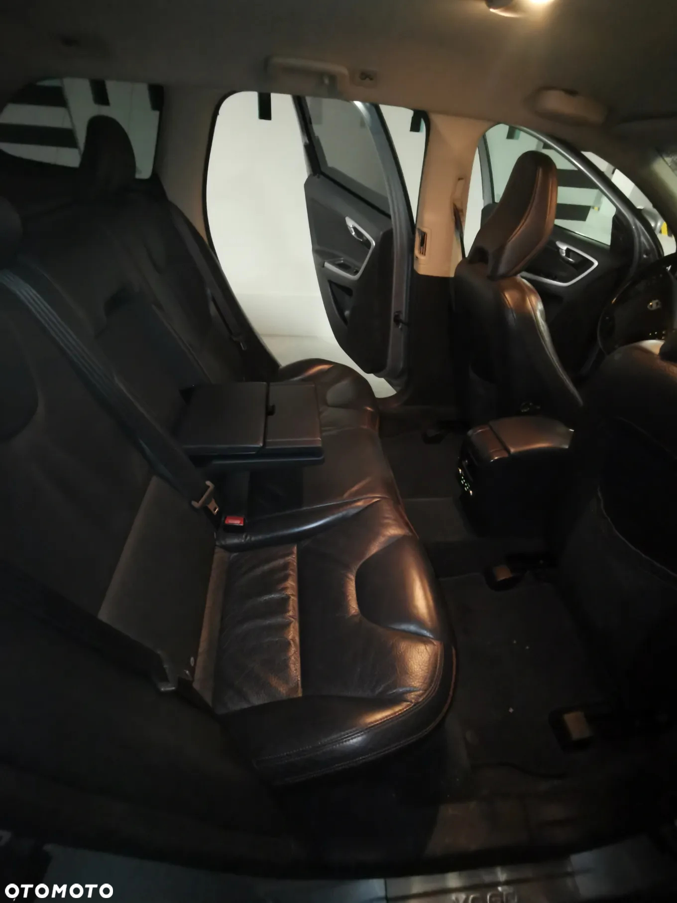 Volvo XC 60 D5 AWD Momentum - 10