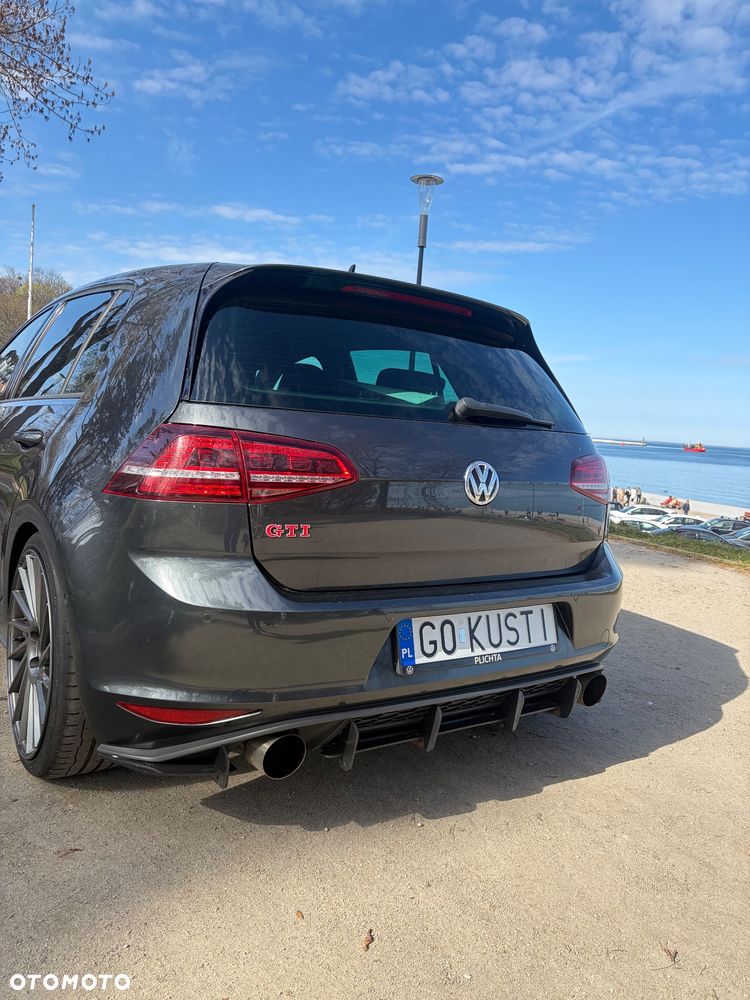 Volkswagen Golf - 35