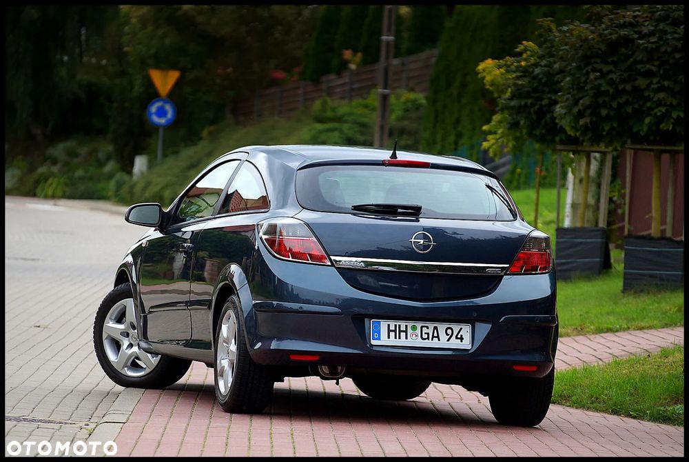 Opel Astra GTC 1.4 Edition - 1