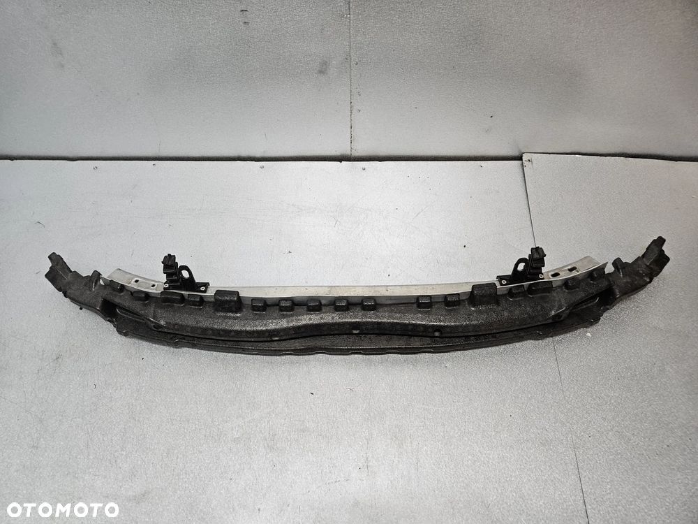Audi A4 8W0belka absorber czujnik przód