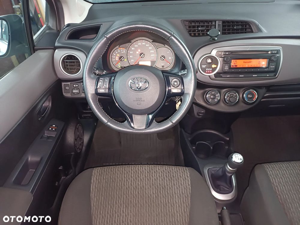 Toyota Yaris - 10