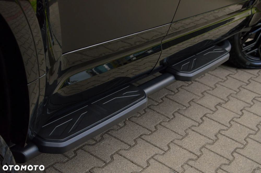 Land Rover Defender 3.0 D250 mHEV - 13