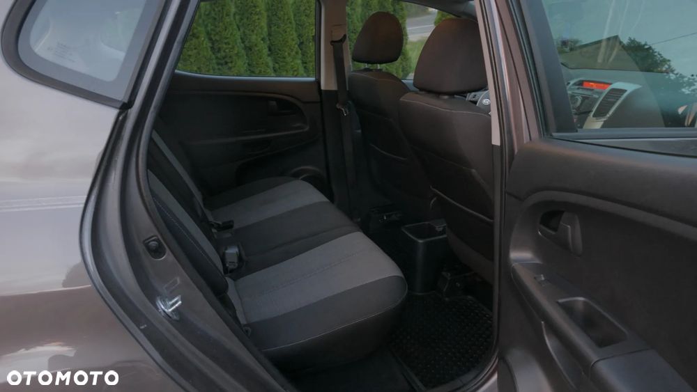 Kia Venga - 12