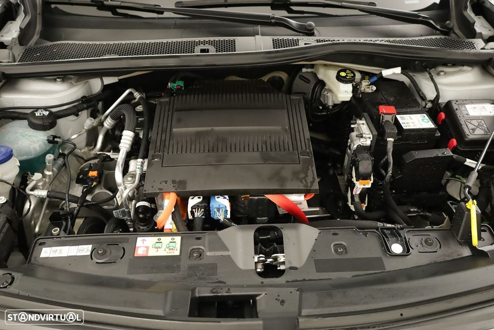 Peugeot e-2008 54 kWh Allure - 25