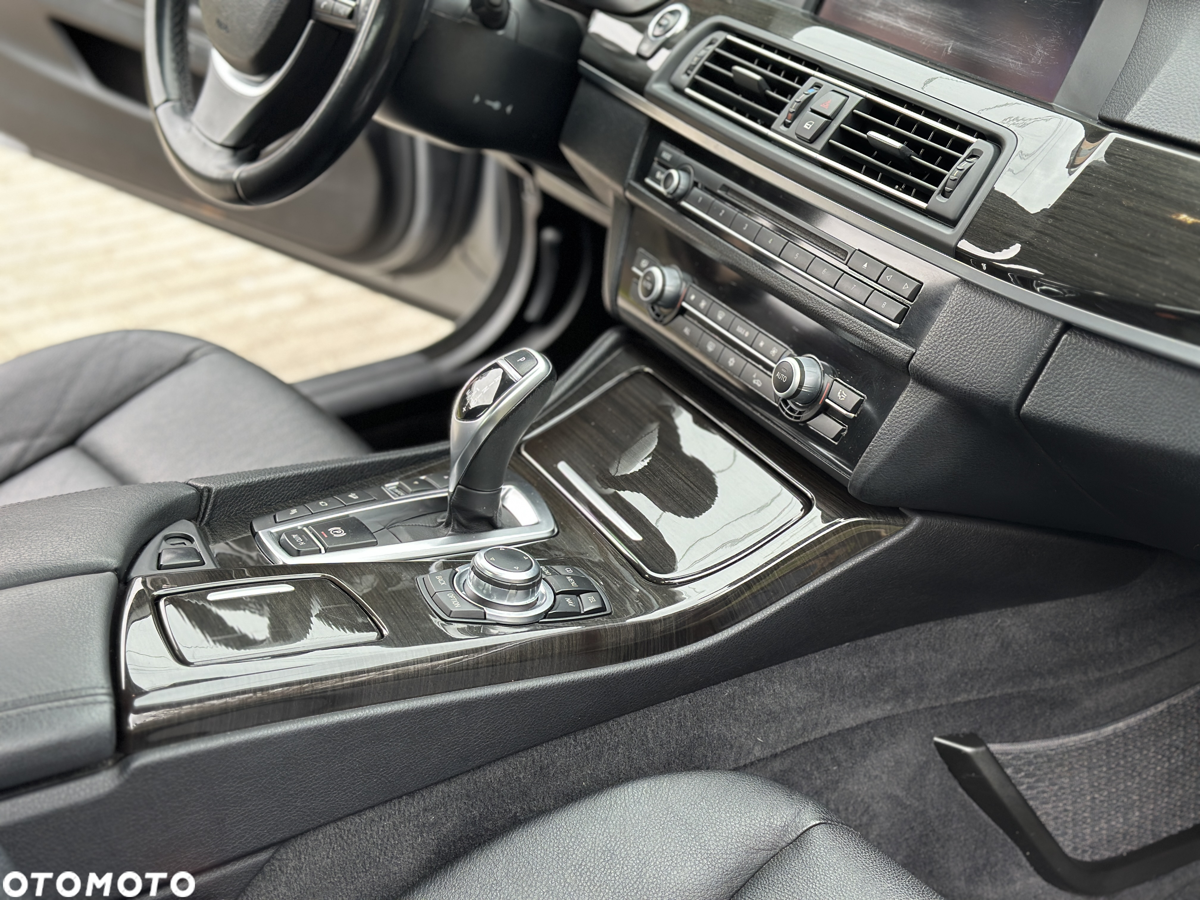 BMW Seria 5 525d xDrive Luxury Line - 33