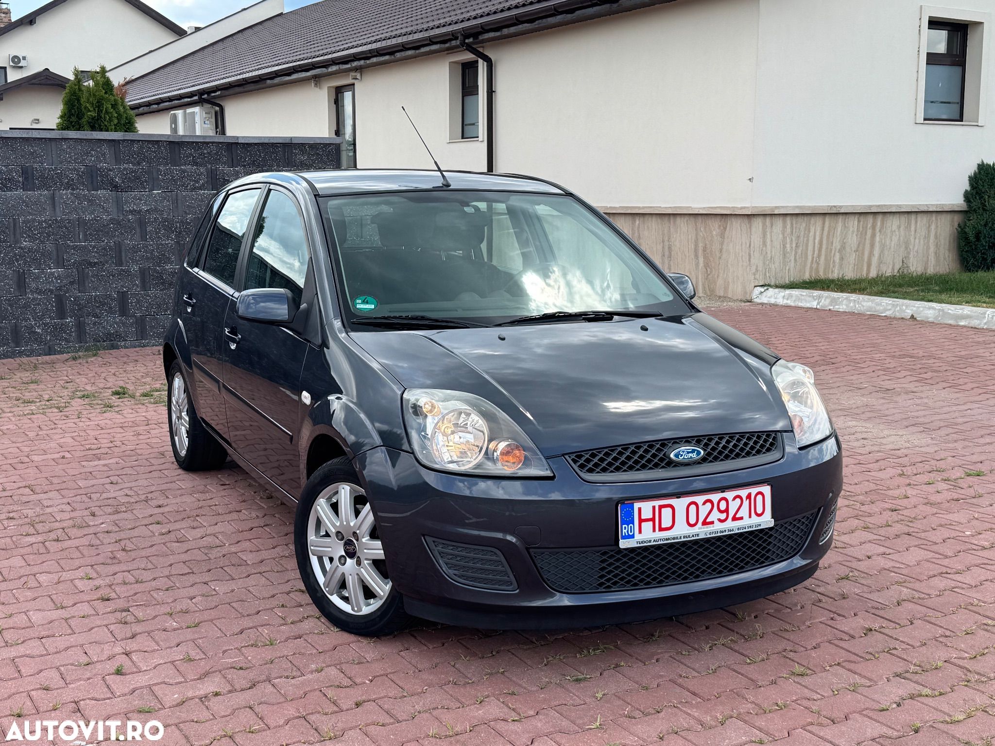 Ford Fiesta 1.3 Trend - 1