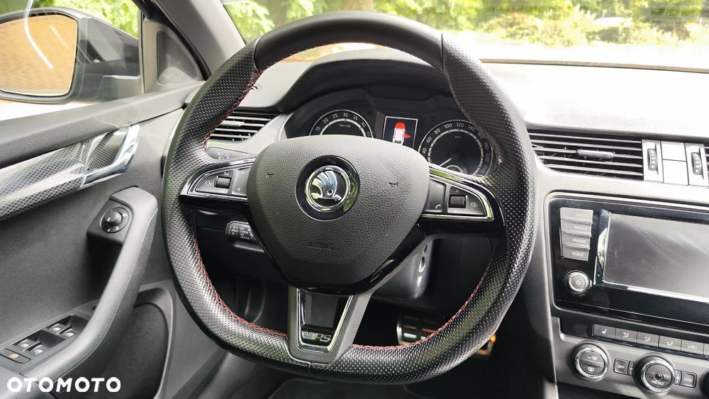 Skoda Octavia 2.0 TDI DSG RS - 28