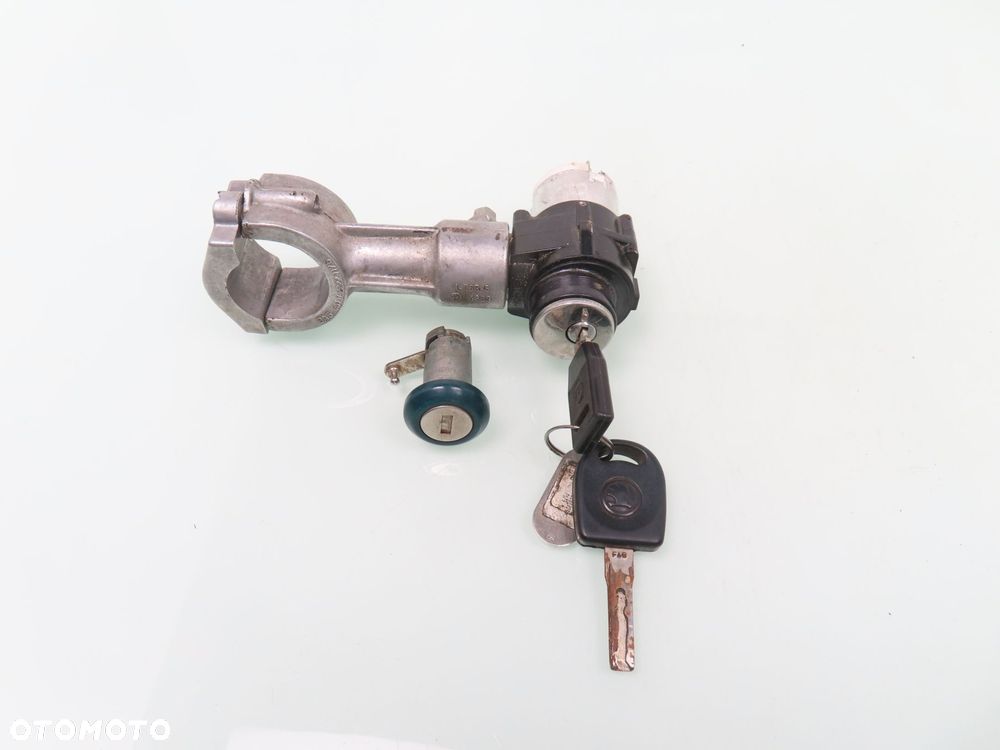 STACYJKA WKŁADKI SKODA FELICIA 441022221176 - 1