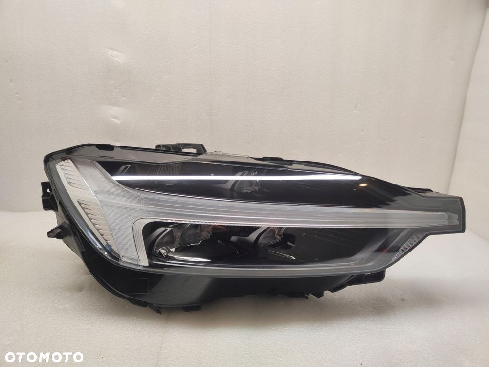 volvo xc60 ii mid led lift lampa prawy przód 32404710 - 1