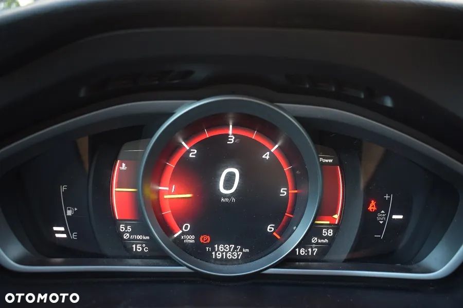 Volvo V40 D3 Momentum - 18