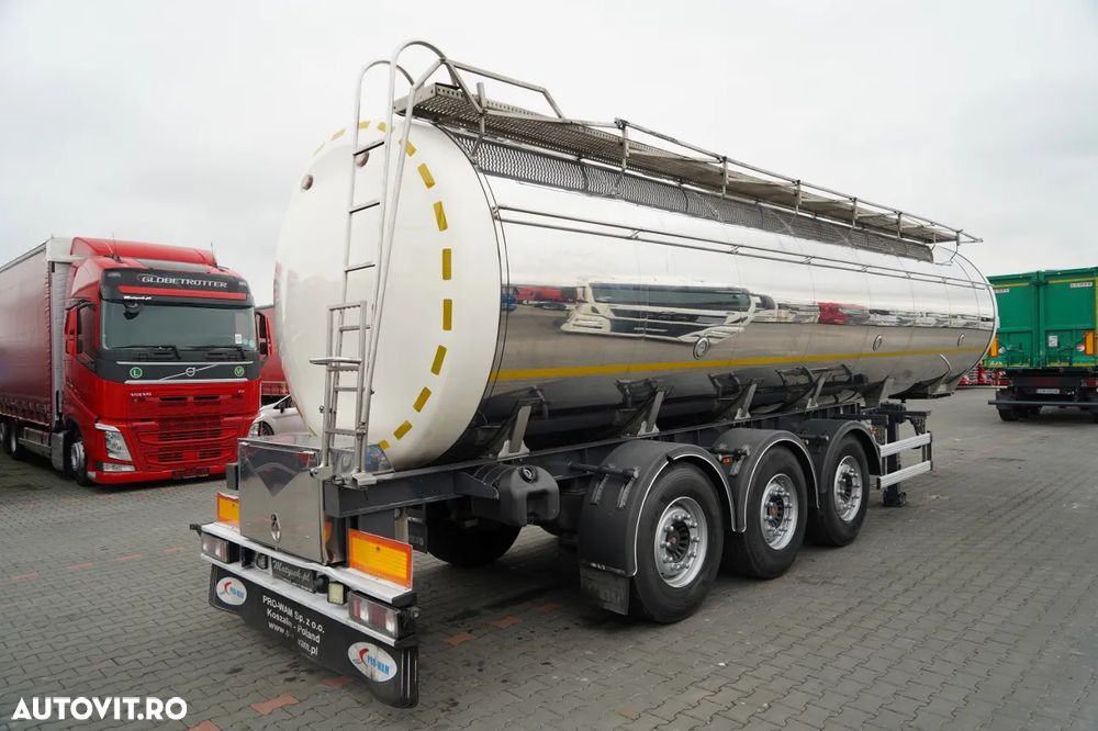 Spitzer REZERVOR ALIMENTE / 3 COMPARTIMENTE / 30.000 L / AXĂ RIDICABILĂ / SAF - 7