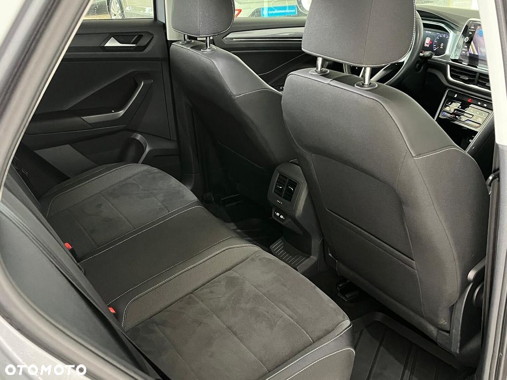 Volkswagen T-Roc - 32