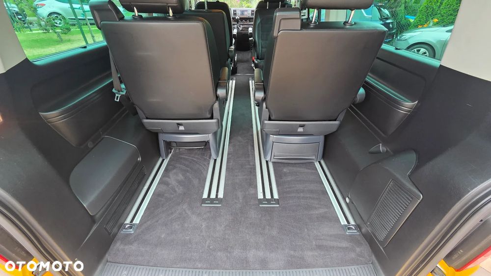 Volkswagen Multivan - 19