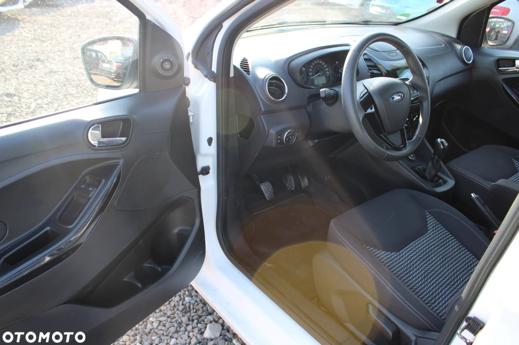 Ford Ka+ 1.2 S&S White - 23