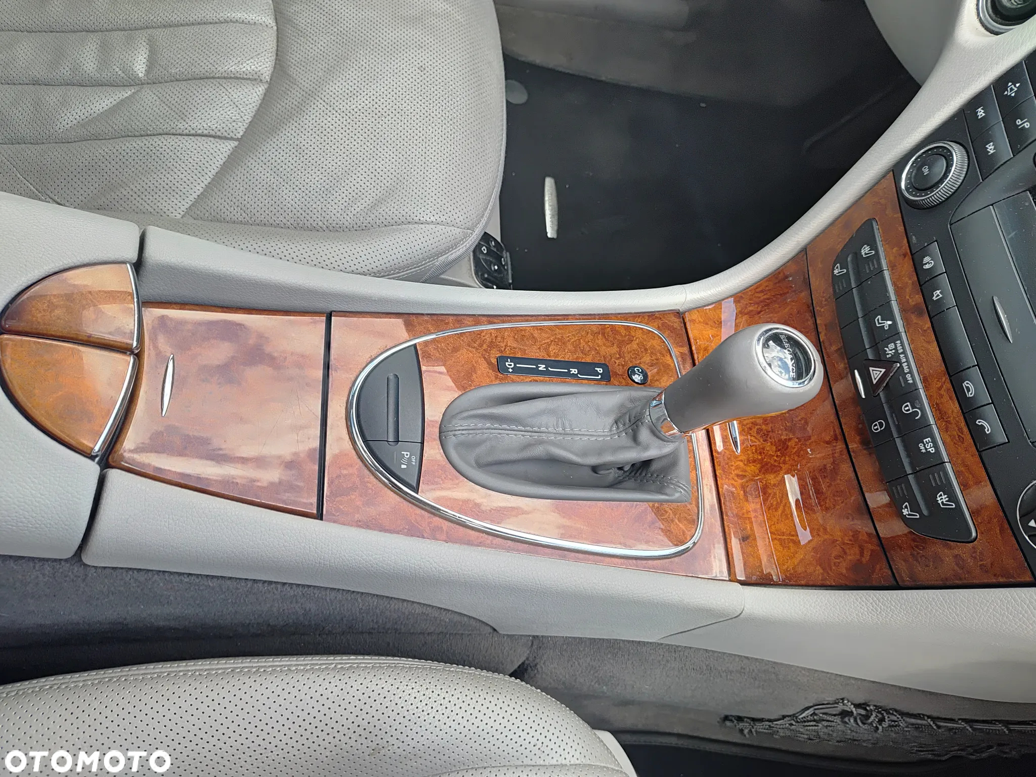 Mercedes-Benz Klasa E 300 Elegance - 18