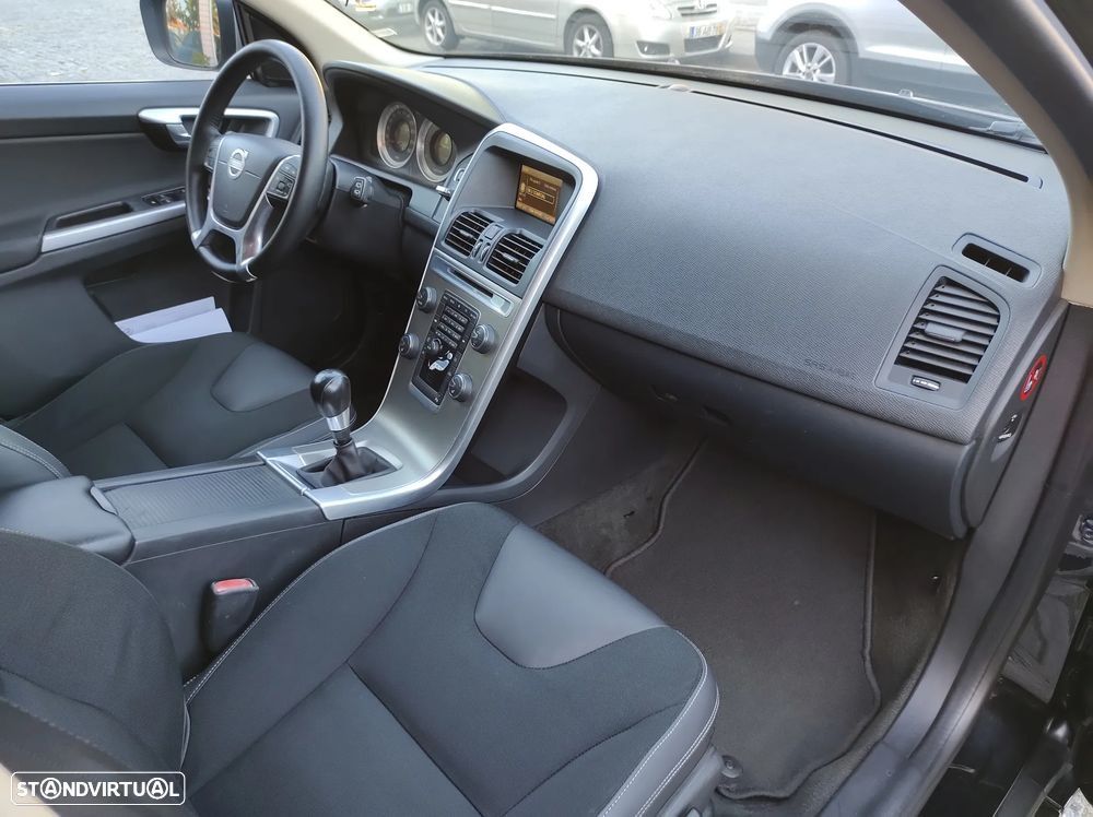 Volvo XC 60 2.0 D3 Drive Momentum Start/Stop - 18