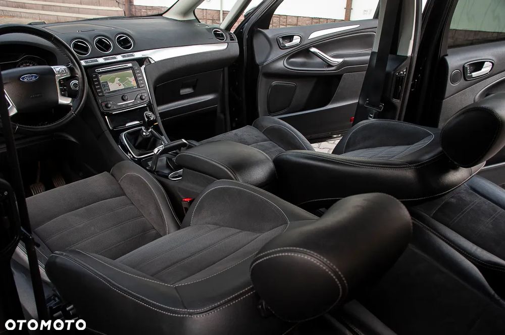 Ford S-Max - 31