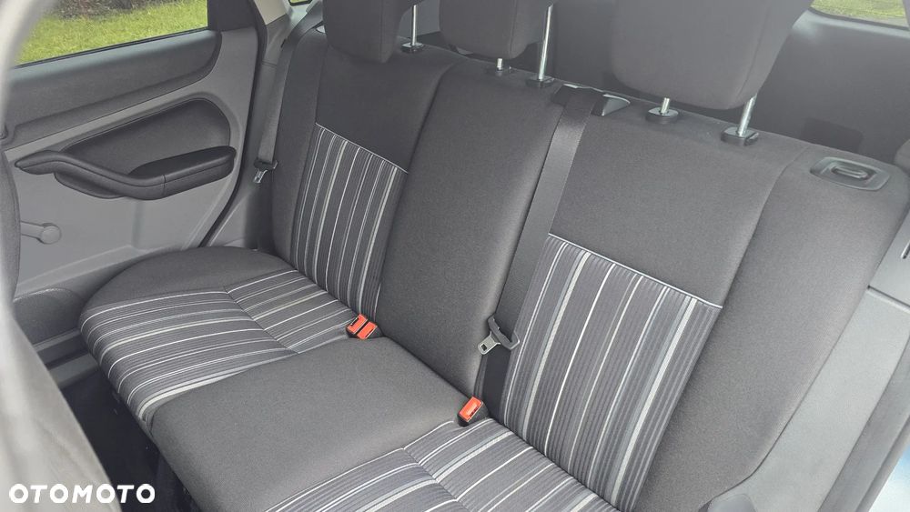 Ford Focus Turnier 1.6 16V Style - 23