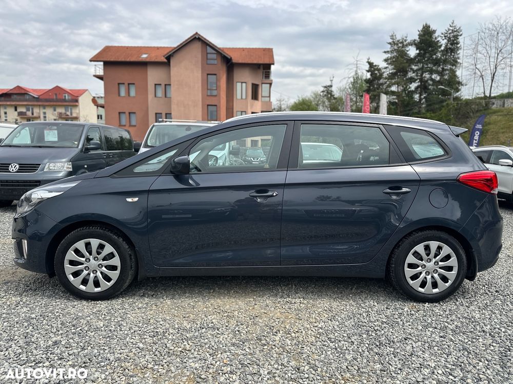 Kia Carens - 18