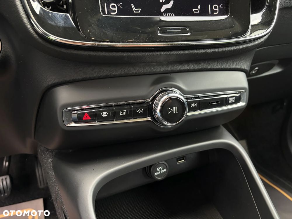 Volvo XC 40 D3 Momentum Pro - 33