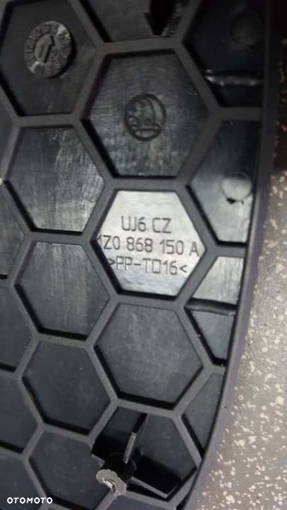 Kratka osłona zaślepka maskownica głośnika tył Skoda Octavia II 2 - 3
