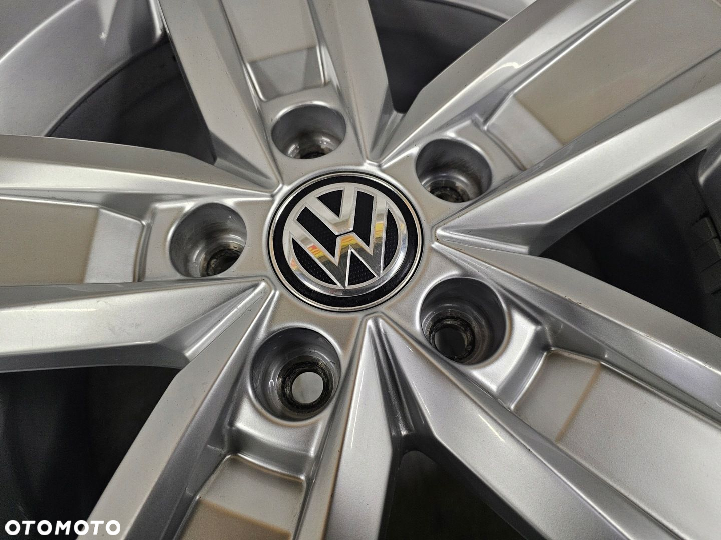 Felga VW T5 T6 7x17 ET56 7E0601025M - 2