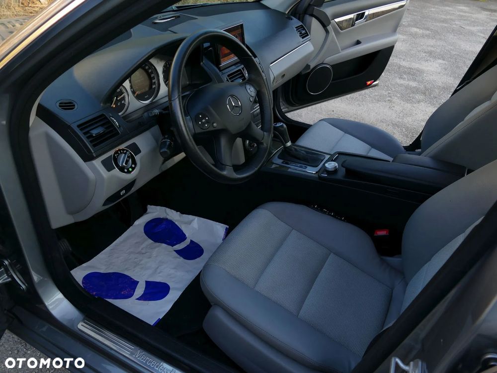 Mercedes-Benz Klasa C 350 4Matic 7G-TRONIC Avantgarde - 27