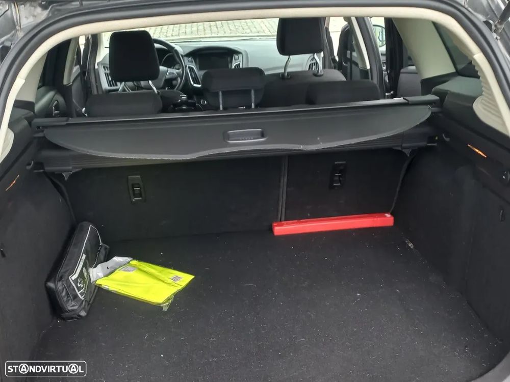 Ford Focus SW 1.5 TDCi EcoBlue Business - 13