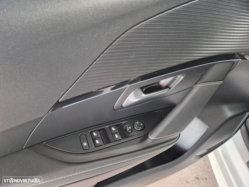 Peugeot 208 1.2 PureTech GT Pack EAT8 - 8
