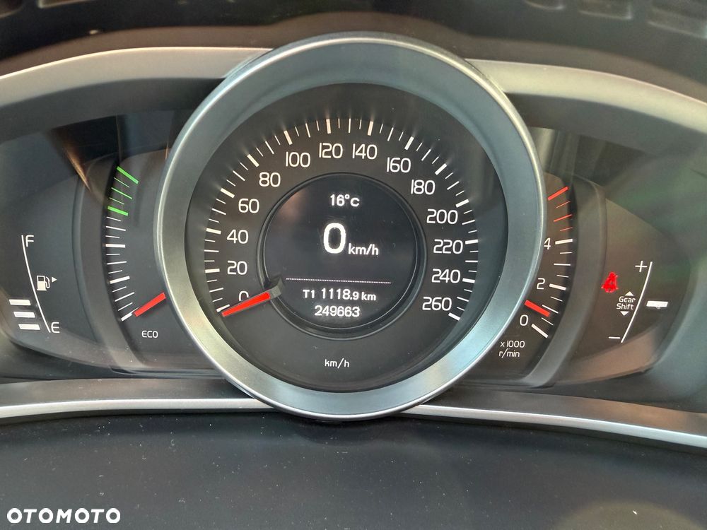 Volvo V40 D3 Momentum - 18