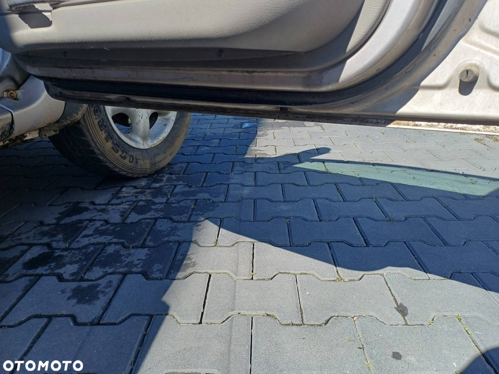 DRZWI KOMPLETNE PRAWY PRZÓD LAND FREELANDER I 642 - 4